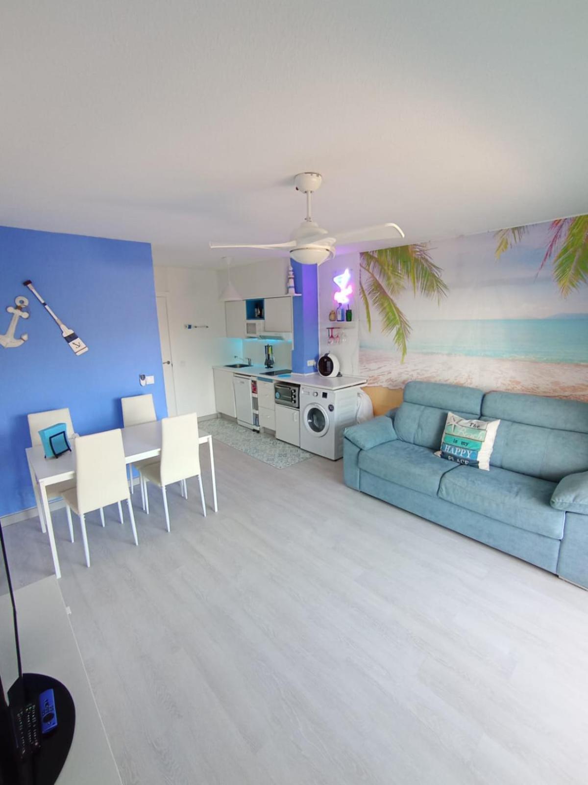 Enfrente La Playa Apartment *